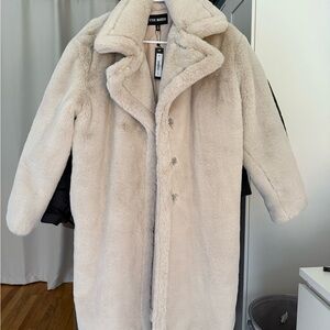 Steve Madden Beige Faux Fur Jacket. New with tags! Never worn.